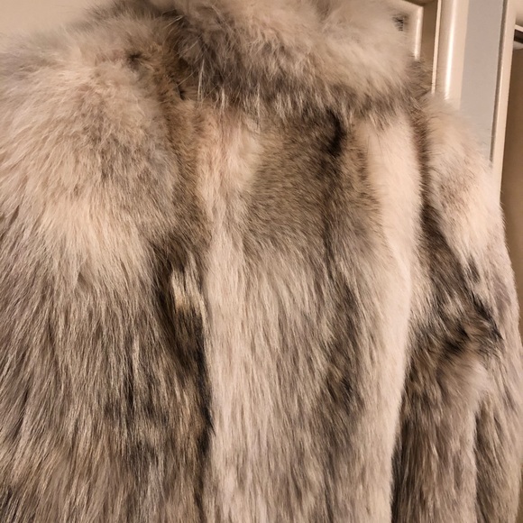 Coyote Fur Coat - Picture 6 of 8